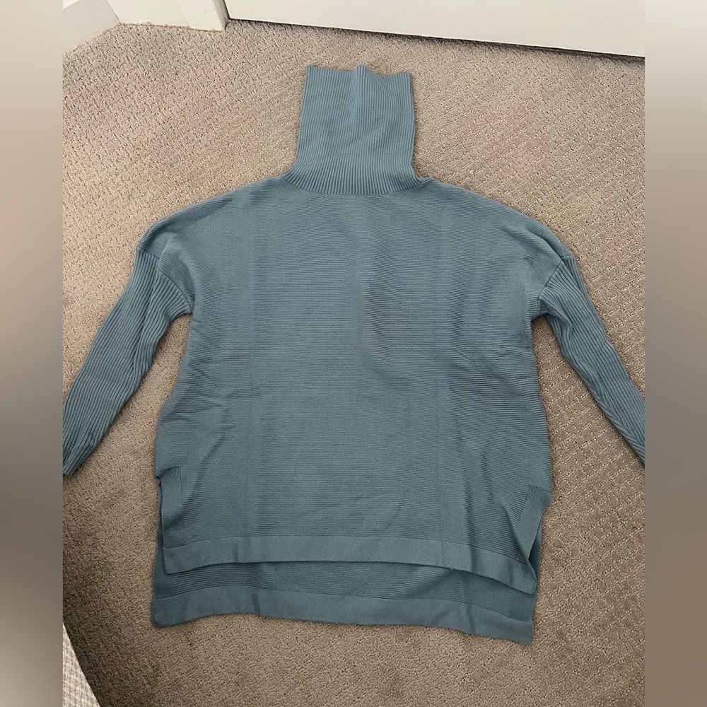 Stretchy amazon turtle neck
